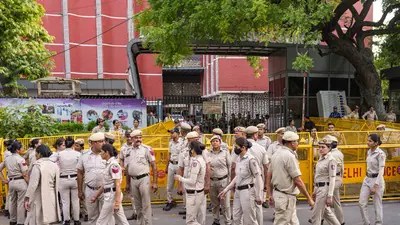 ఓటు హక్కుకు గండి: ఏడాదిలో 6 కోట్ల మంది పేర్లు తొలగింపు వెనుక కుట్ర? ఓటు హక్కుకు గండి: ఏడాదిలో 6 కోట్ల మంది పేర్లు తొలగింపు వెనుక కుట్ర?