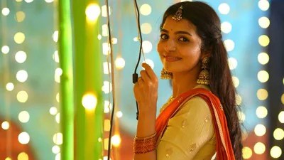 తెలంగాణ మట్టి వాసనతో టాలీవుడ్లో సంచలనం! నాగదుర్గ సినీ ప్రస్థానం! తెలంగాణ మట్టి వాసనతో టాలీవుడ్లో సంచలనం! నాగదుర్గ సినీ ప్రస్థానం!