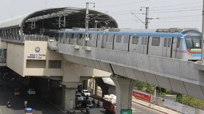 హైదరాబాద్ మెట్రో షాక్: కొత్త కోచ్ల కోసం మరో రెండేళ్లు నిరీక్షణ తప్పదా? హైదరాబాద్ మెట్రో షాక్: కొత్త కోచ్ల కోసం మరో రెండేళ్లు నిరీక్షణ తప్పదా?