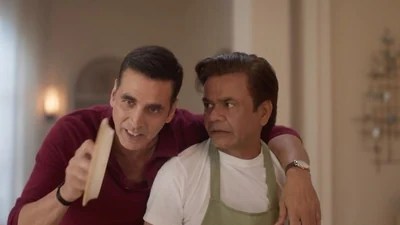 Rajpal Yadav Posts with Akshay Kumar After Delhi HC Upholds Cheque Bounce Conviction Rajpal Yadav Posts with Akshay Kumar After Delhi HC Upholds Cheque Bounce Conviction