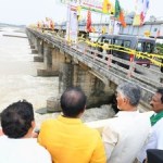 గోదావరి డెల్టాకు కొత్త శకం: ధవళేశ్వరం బ్యారేజీకి రూ.153 కోట్లతో 117 గేట్లు గోదావరి డెల్టాకు కొత్త శకం: ధవళేశ్వరం బ్యారేజీకి రూ.153 కోట్లతో 117 గేట్లు