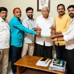 తెలంగాణ ఉద్యమ జర్నలిస్టులకు న్యాయం కావాలి - కోదండరాంకు టీజేఎఫ్ వినతి తెలంగాణ ఉద్యమ జర్నలిస్టులకు న్యాయం కావాలి - కోదండరాంకు టీజేఎఫ్ వినతి