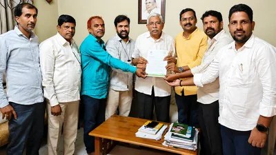 తెలంగాణ ఉద్యమ జర్నలిస్టులకు న్యాయం కావాలి - కోదండరాంకు టీజేఎఫ్ వినతి తెలంగాణ ఉద్యమ జర్నలిస్టులకు న్యాయం కావాలి - కోదండరాంకు టీజేఎఫ్ వినతి