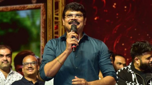 సంచలనం! బాలీవుడ్ లో బోయపాటి.. సన్నీ డియోల్ తో విధ్వంసం సృష్టించబోతున్నారా? సంచలనం! బాలీవుడ్ లో బోయపాటి.. సన్నీ డియోల్ తో విధ్వంసం సృష్టించబోతున్నారా?