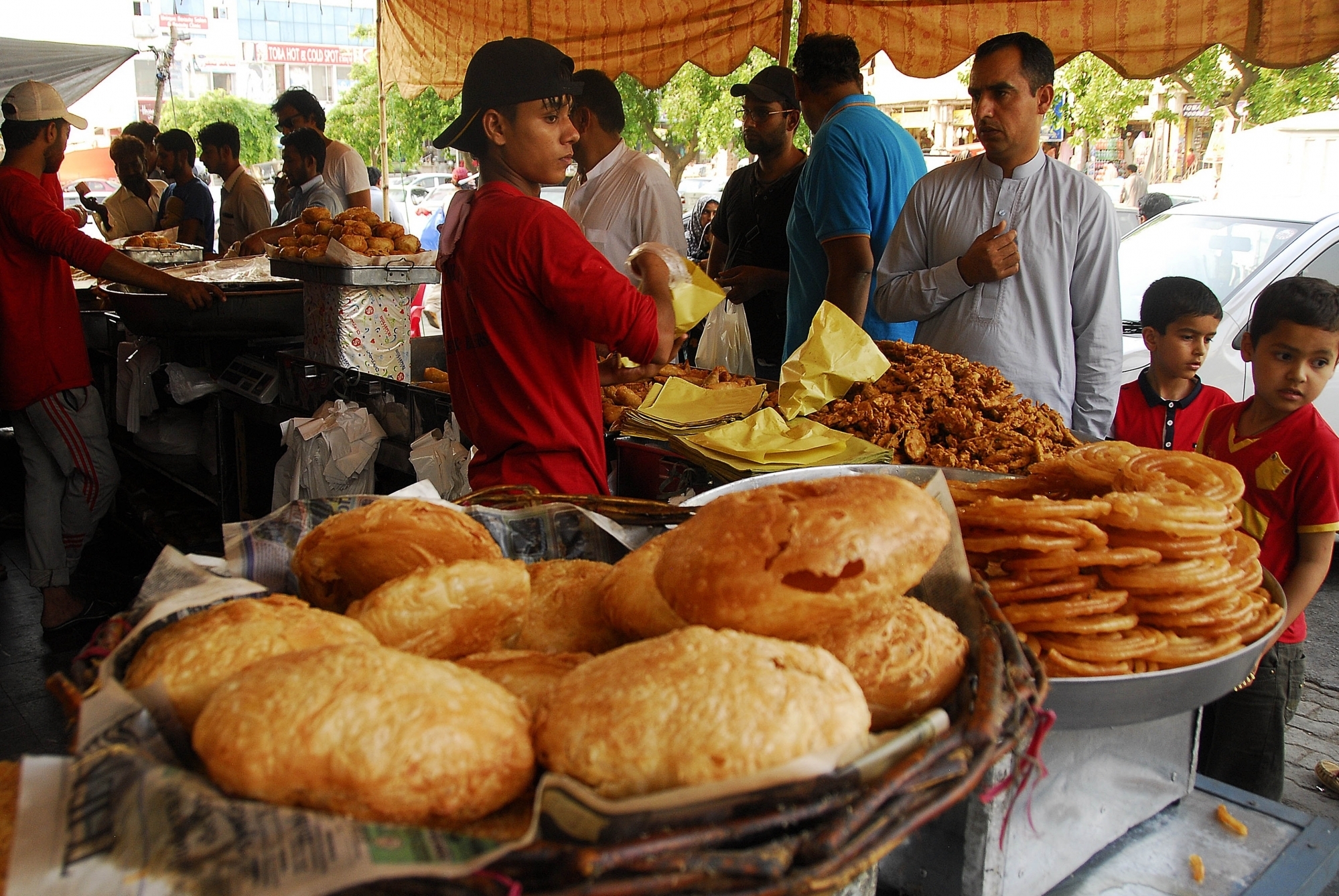 Food adulteration crisis in Pakistan showing contaminated products Food adulteration crisis in Pakistan showing contaminated products