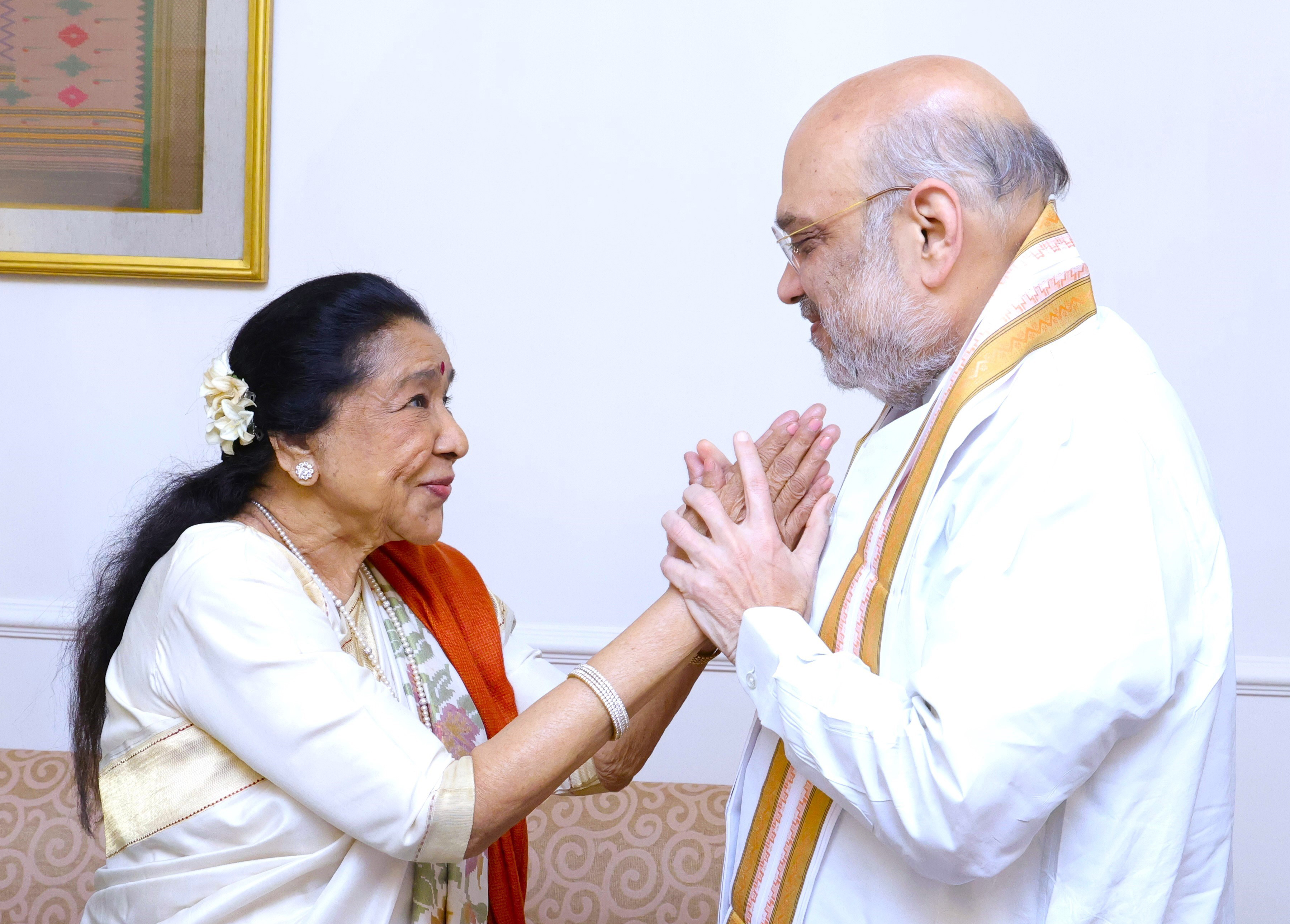 Asha Bhosle legendary Indian singer tribute by HM Shah Asha Bhosle legendary Indian singer tribute by HM Shah