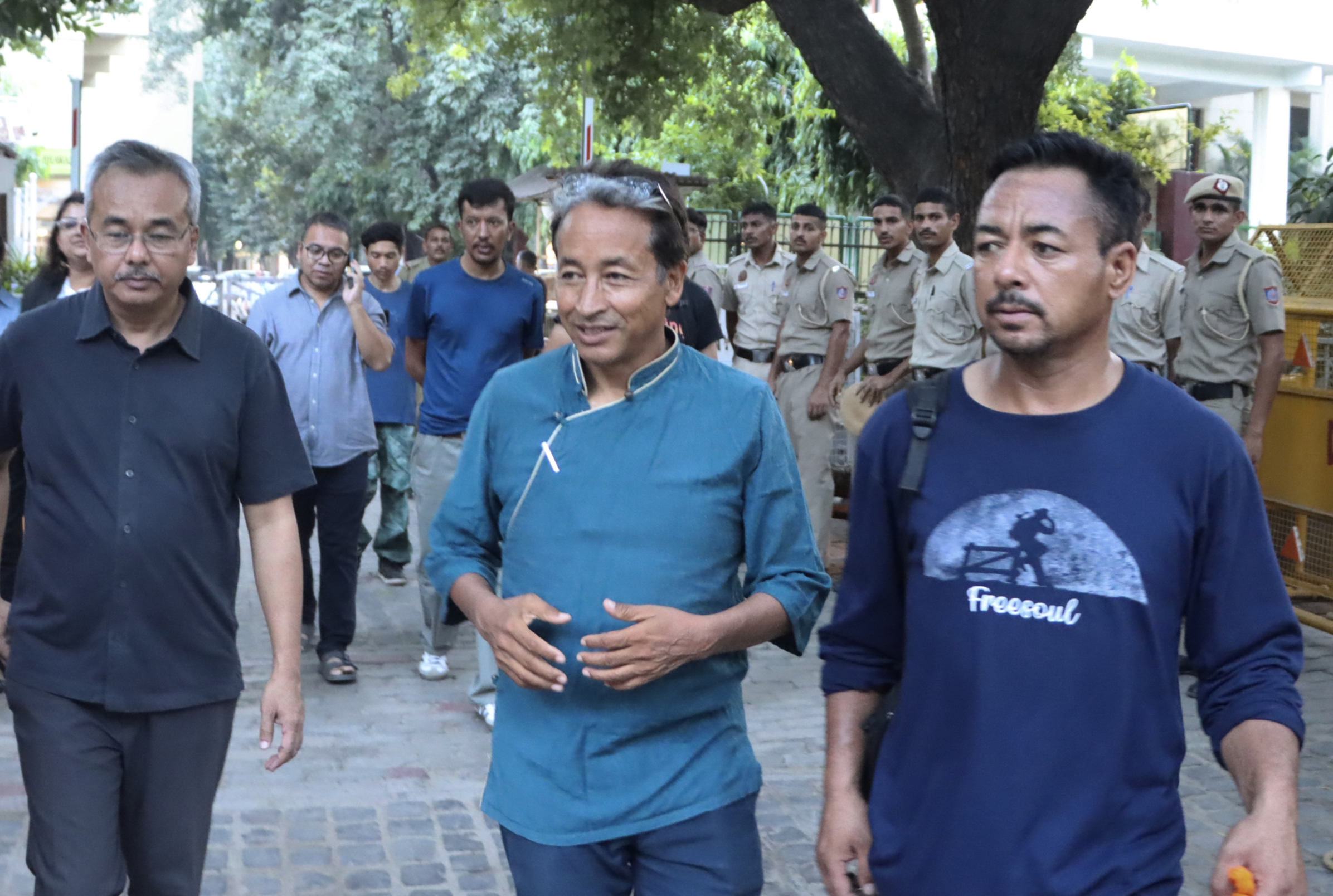 Sonam Wangchuk leaving Jodhpur Central Jail after release Sonam Wangchuk leaving Jodhpur Central Jail after release