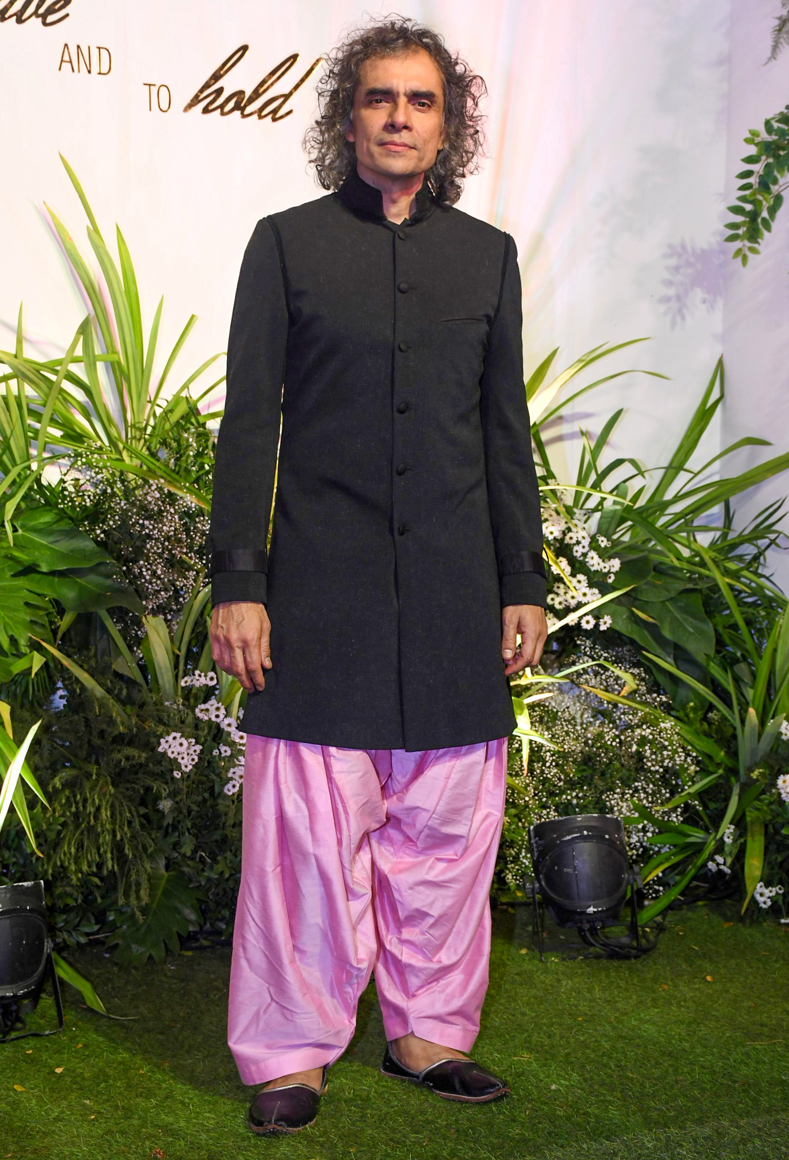 Imtiaz Ali discussing Main Vapas Aaunga visual texture during film promotions Imtiaz Ali discussing Main Vapas Aaunga visual texture during film promotions