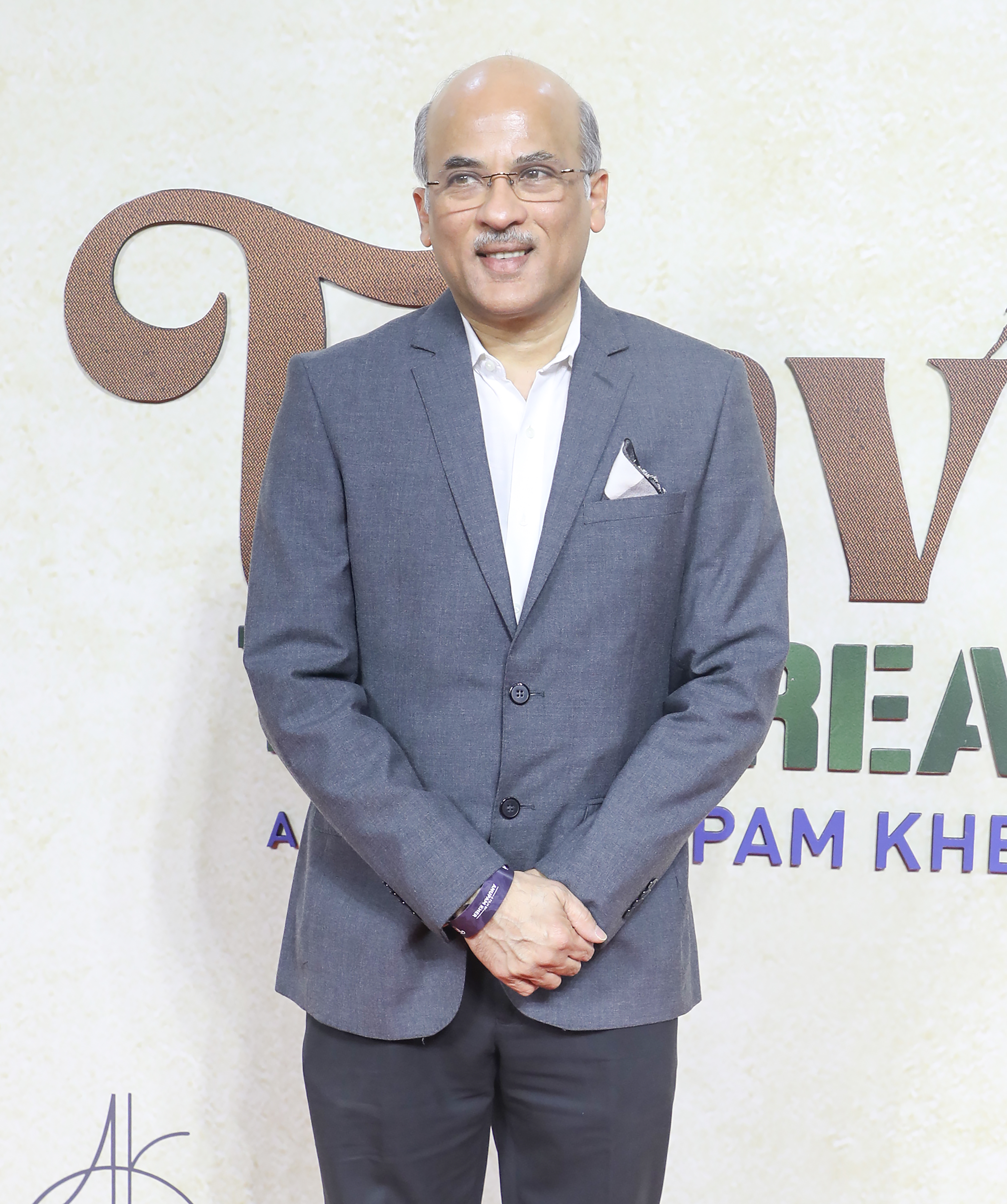 Sooraj Barjatya giving interview about young artists and failure Sooraj Barjatya giving interview about young artists and failure