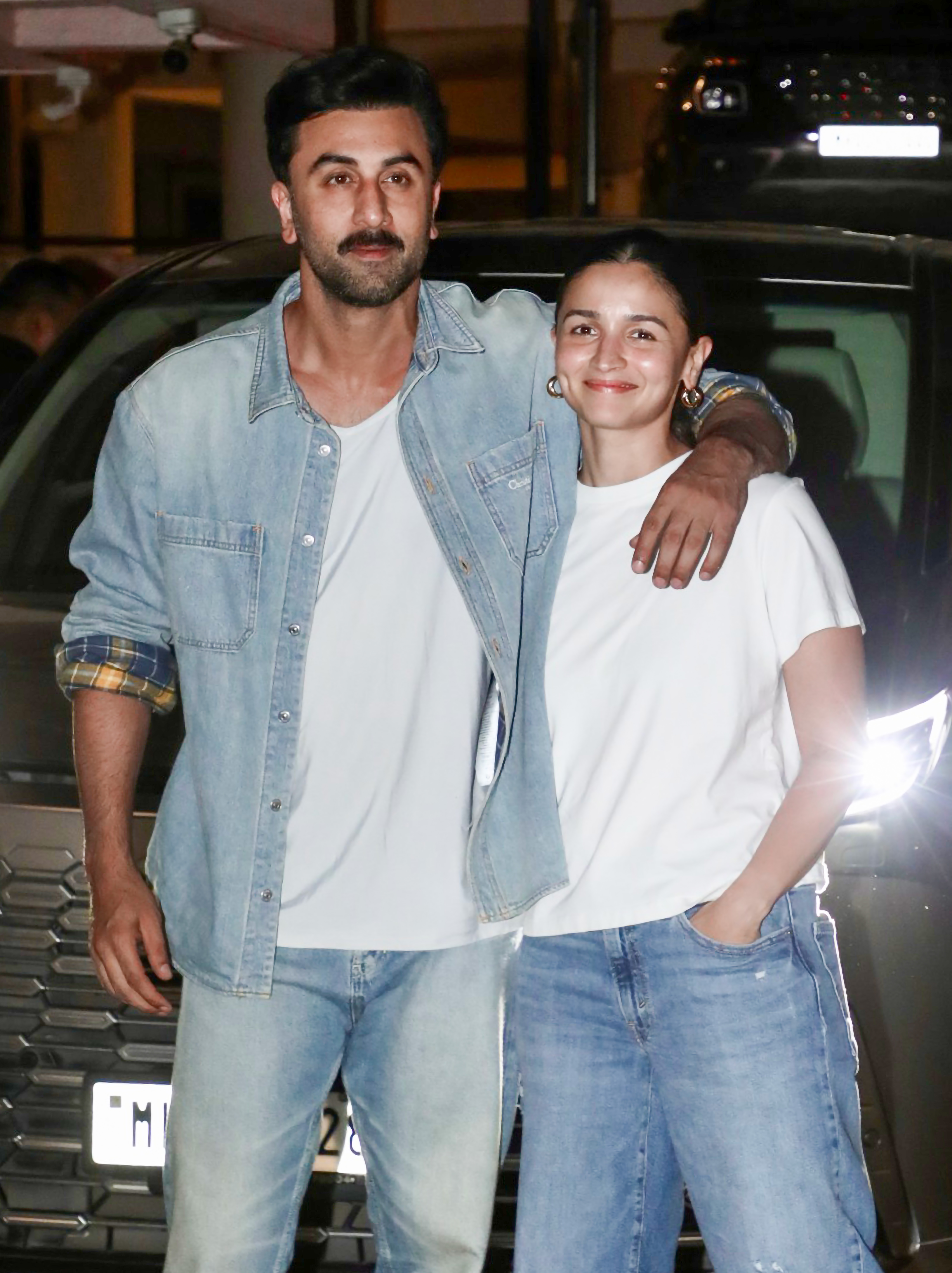 Alia Bhatt Ranbir Kapoor and daughter Raha at airport for anniversary trip Alia Bhatt Ranbir Kapoor and daughter Raha at airport for anniversary trip