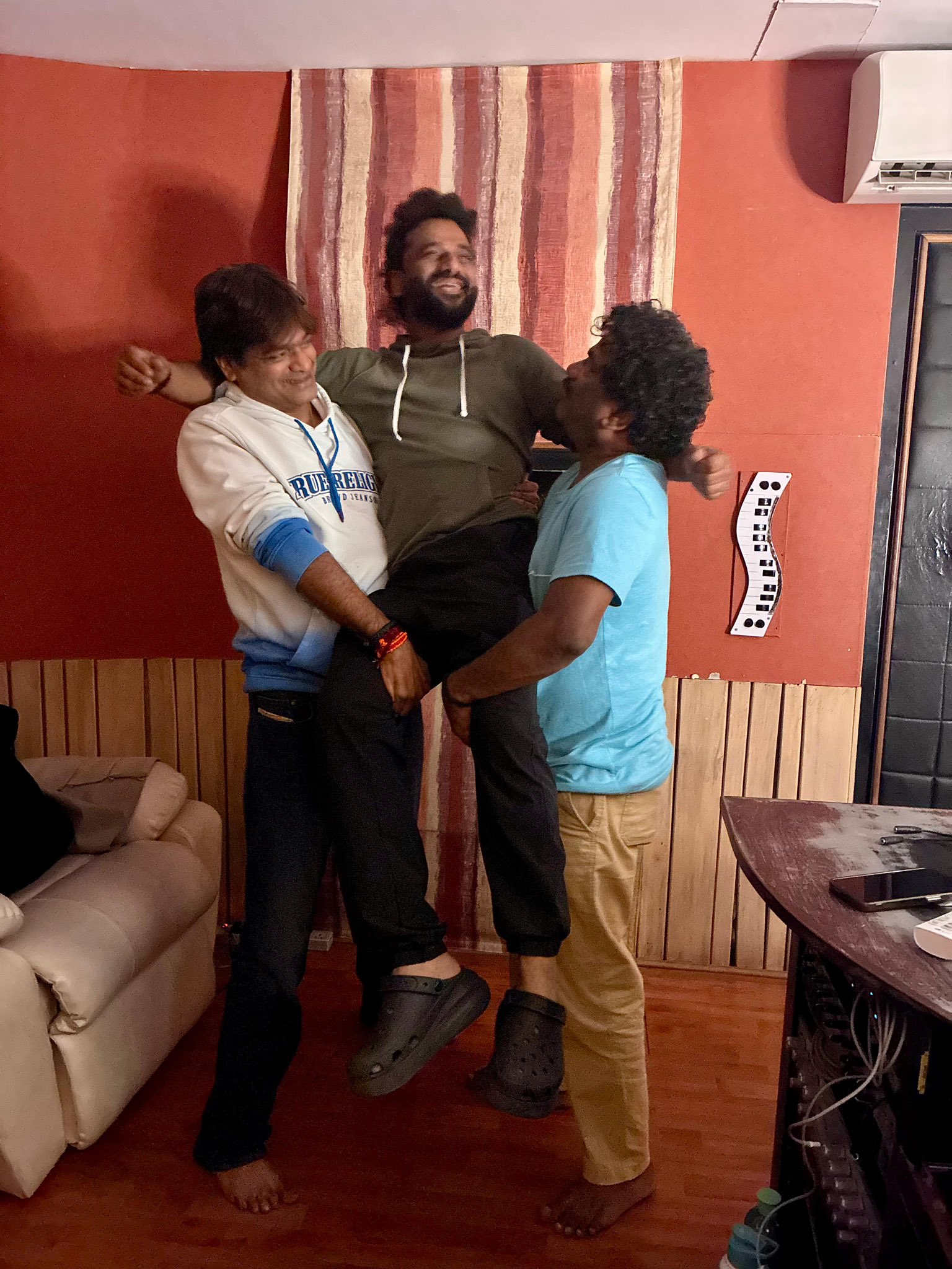 Harish Shankar praises Aura of Ustaad song from upcoming film Harish Shankar praises Aura of Ustaad song from upcoming film