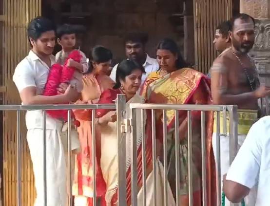 Nikhil Siddhartha and family at Palani Murugan temple for Swayambhu film Nikhil Siddhartha and family at Palani Murugan temple for Swayambhu film