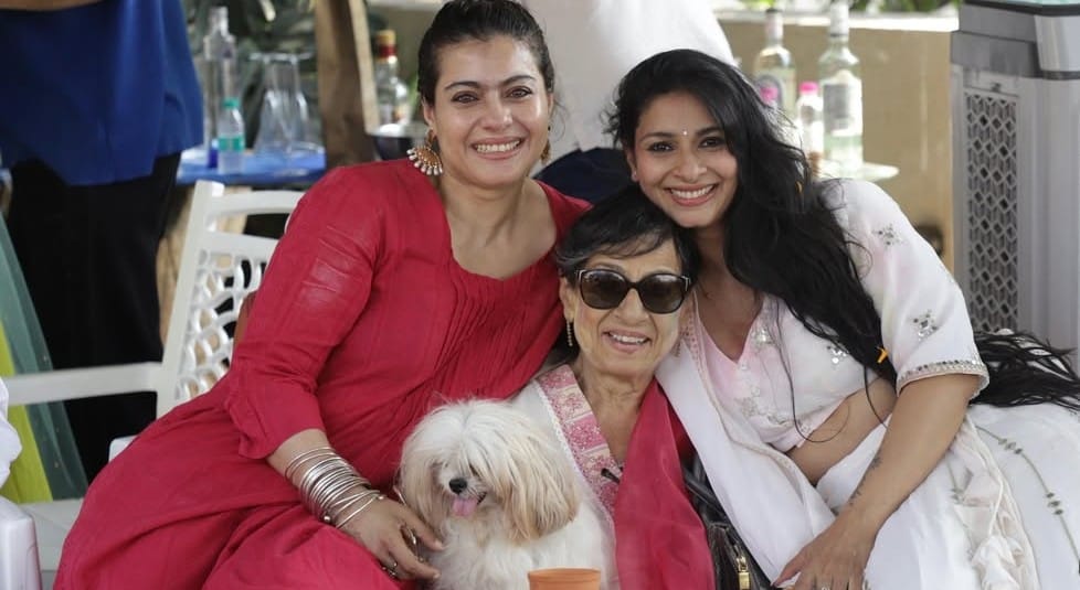 Tanishaa Mukerji birthday celebration with family Kajol Tanuja Tanishaa Mukerji birthday celebration with family Kajol Tanuja