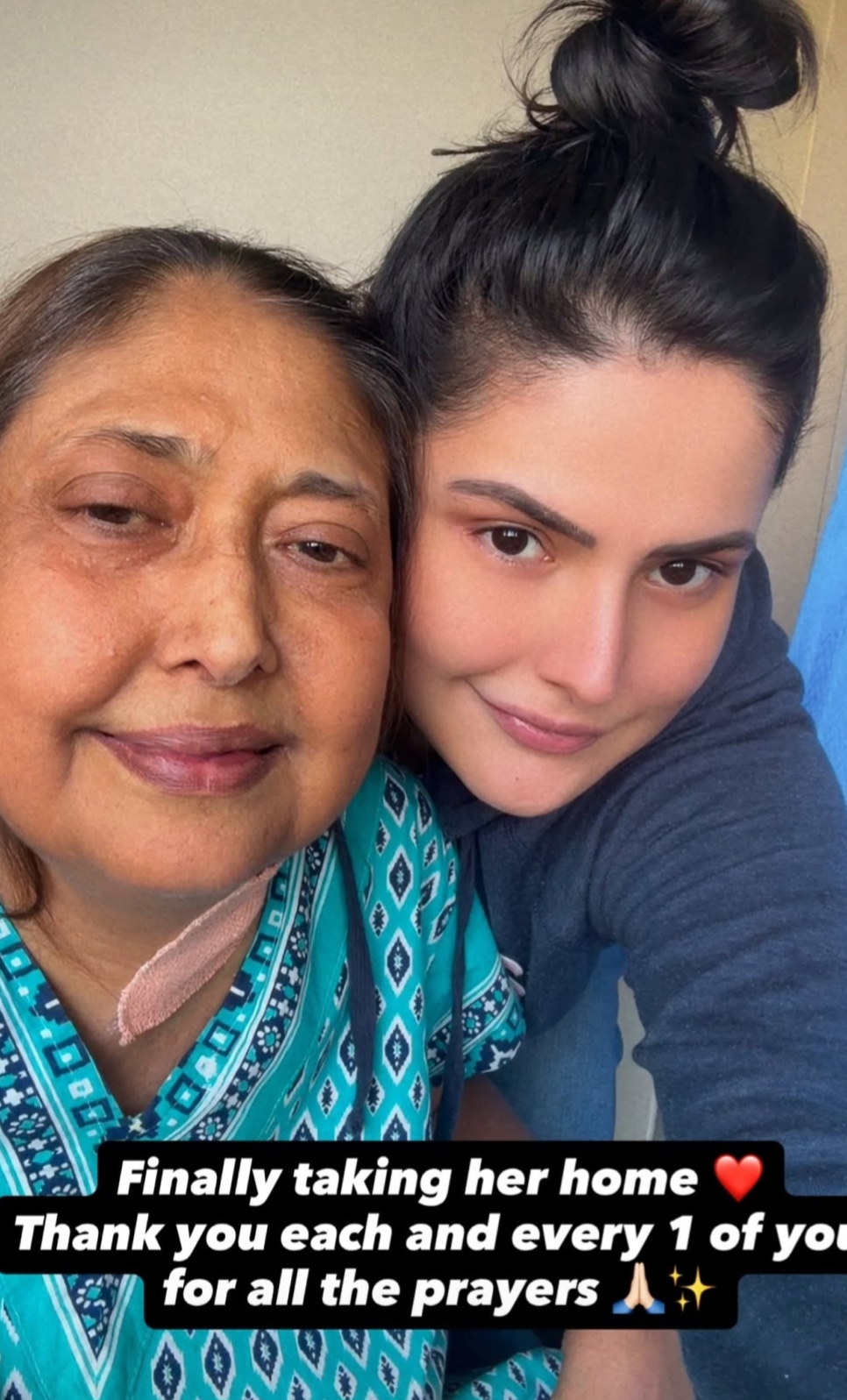 Zareen Khan and her mother smiling in hospital selfie after discharge Zareen Khan and her mother smiling in hospital selfie after discharge