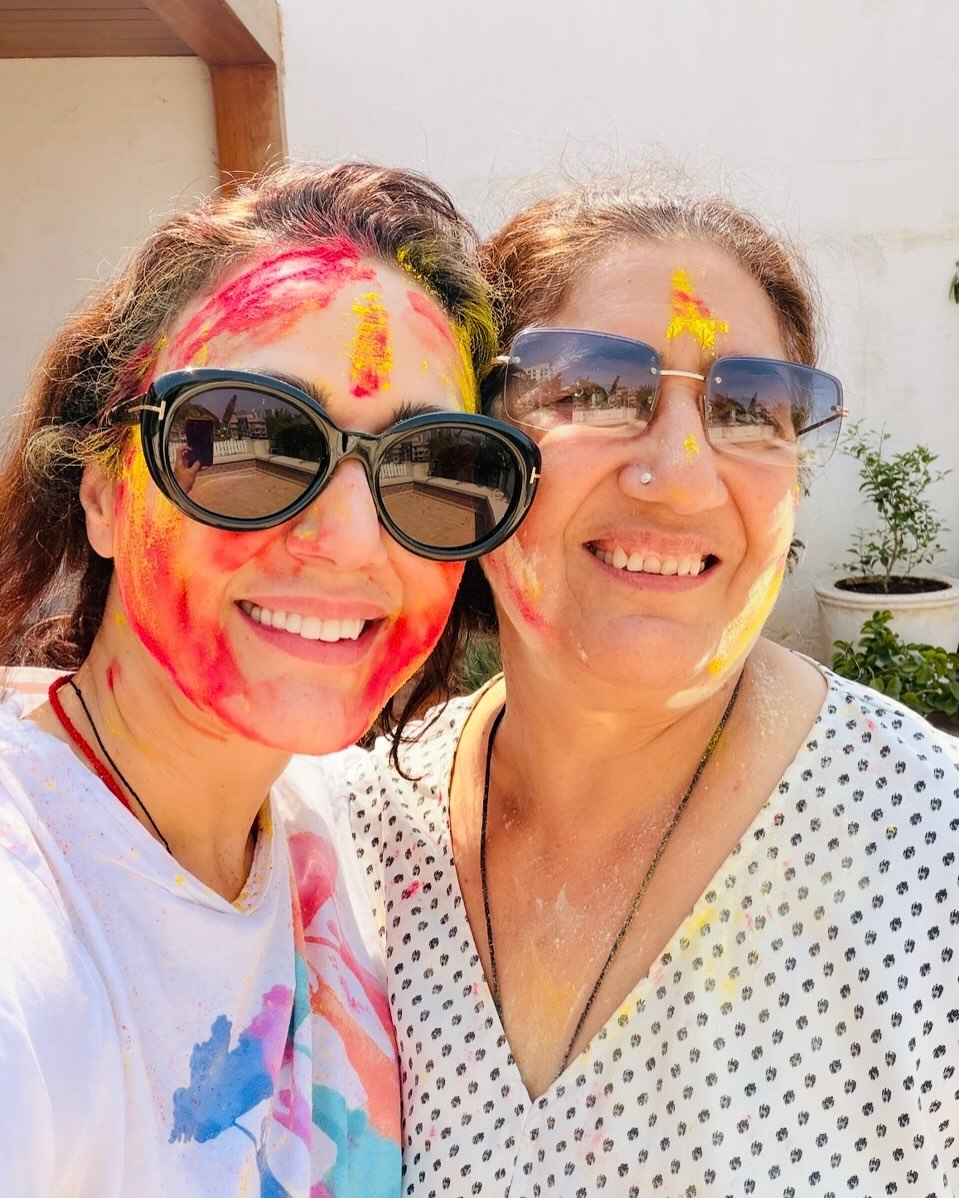 Preity Zinta celebrating Holi in Mumbai after safe return Preity Zinta celebrating Holi in Mumbai after safe return