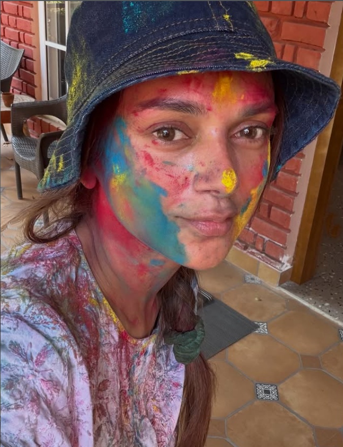 Aditi Rao Hydari celebrating Holi with friends and family Aditi Rao Hydari celebrating Holi with friends and family