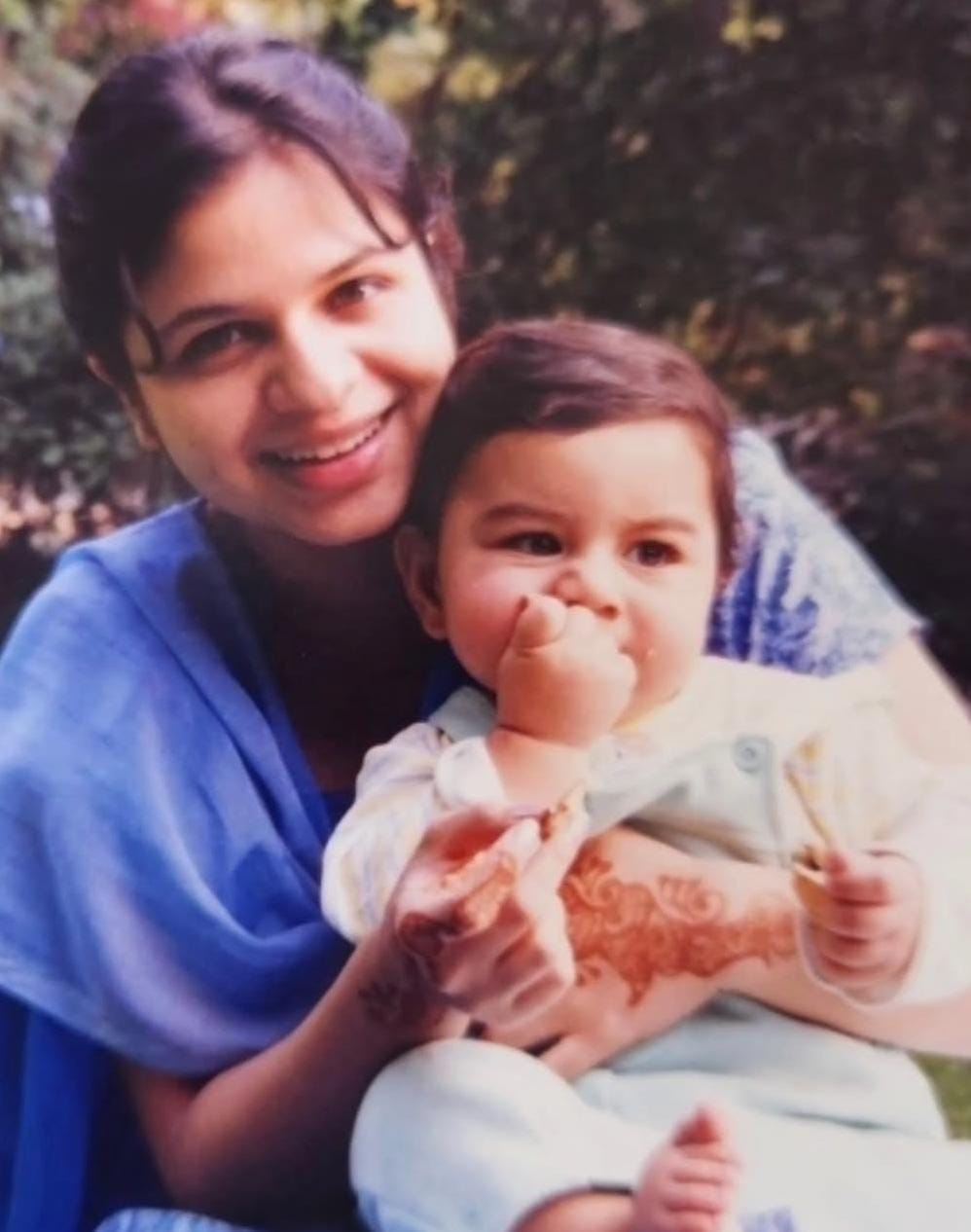 Ibrahim Ali Khan childhood photo with family Ibrahim Ali Khan childhood photo with family
