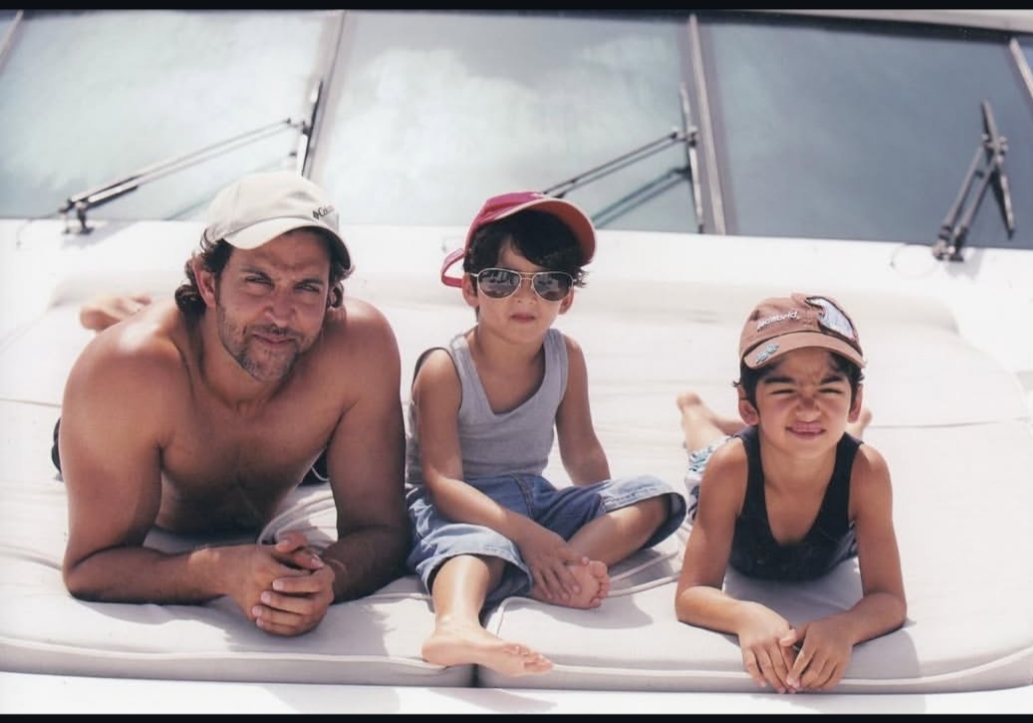 Hrithik Roshan fatherhood book suggestion with sons throwback photo Hrithik Roshan fatherhood book suggestion with sons throwback photo