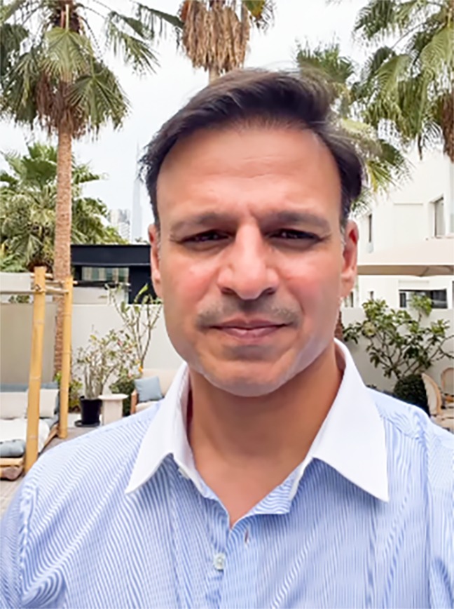 Vivek Oberoi returns to Dubai family during Middle East tension Vivek Oberoi returns to Dubai family during Middle East tension