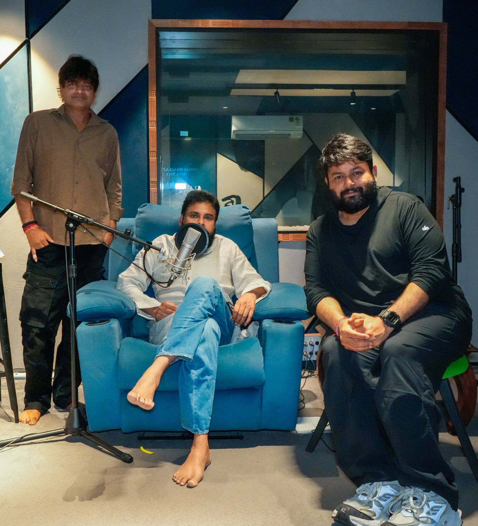 Pawan Kalyan dubbing for Ustaad Bhagat Singh film Pawan Kalyan dubbing for Ustaad Bhagat Singh film