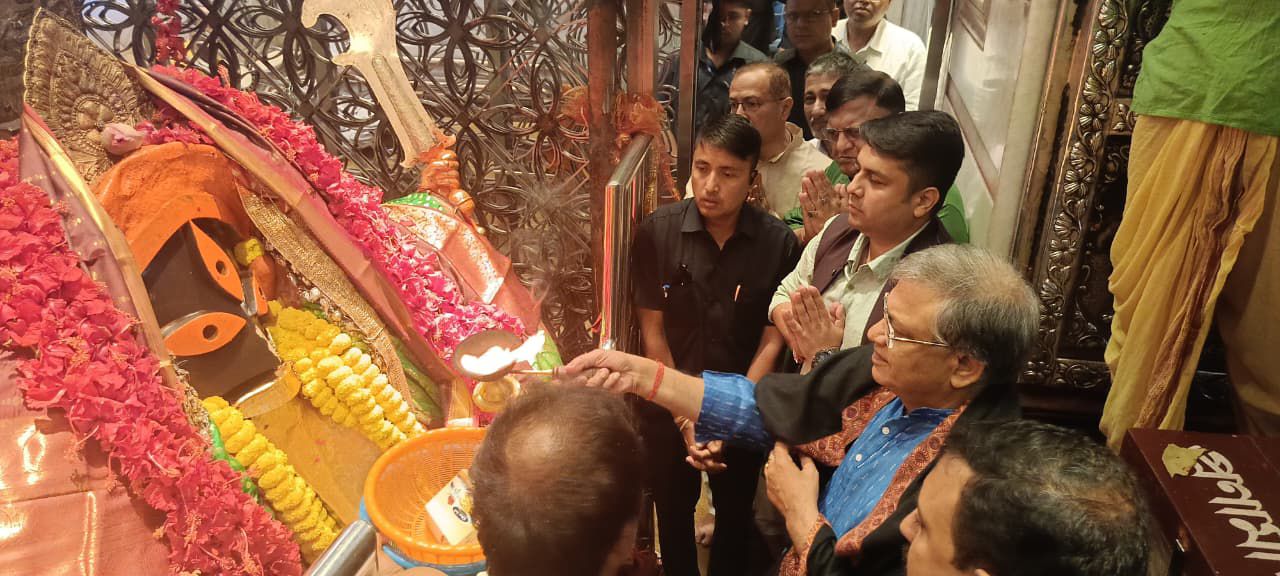 CEC Gyanesh Kumar at Kalighat temple ahead of Bengal elections CEC Gyanesh Kumar at Kalighat temple ahead of Bengal elections