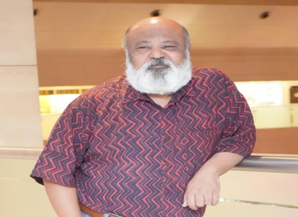 Saurabh Shukla discussing his film Jab Khuli Kitaab about late-life love Saurabh Shukla discussing his film Jab Khuli Kitaab about late-life love