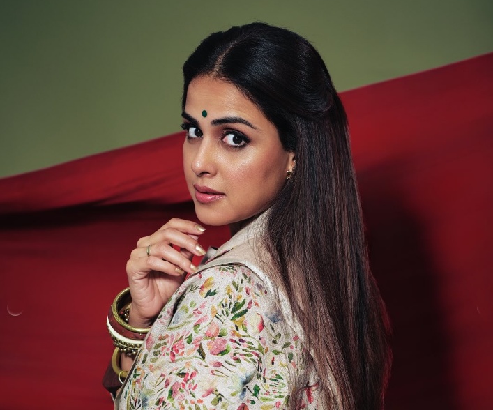 Genelia D'Souza morning darshan at temple with tilak Genelia D'Souza morning darshan at temple with tilak