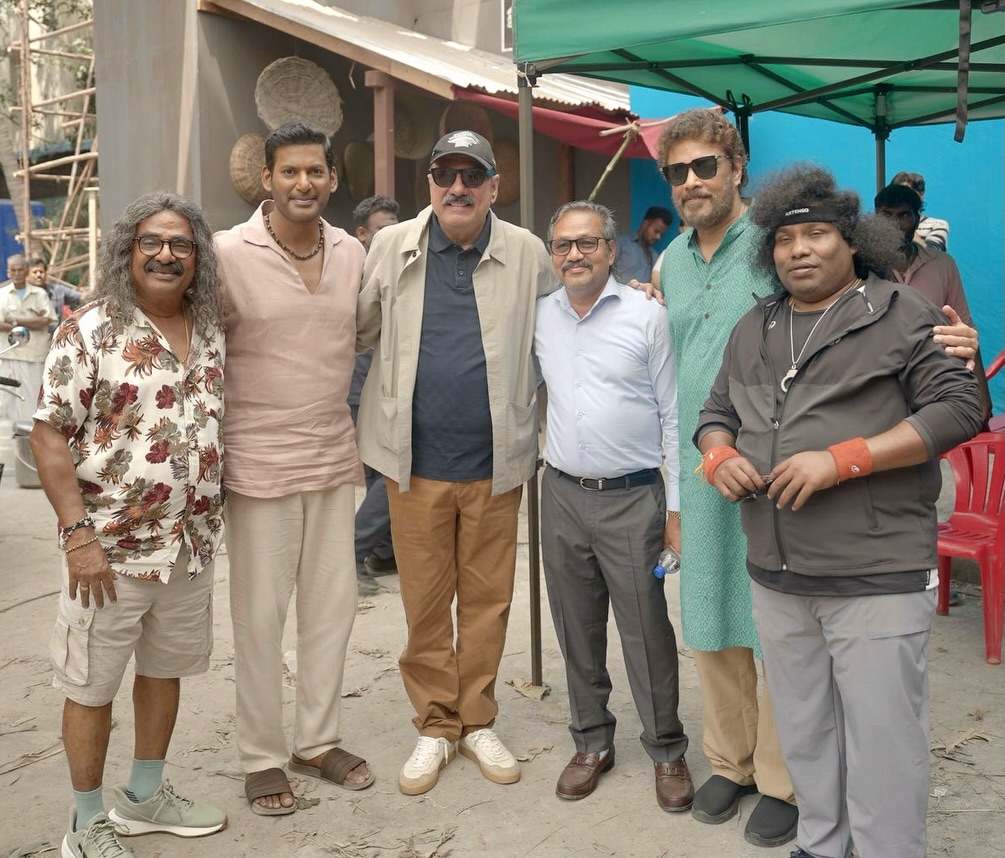 Vishal and Boman Irani on Purushan film sets Vishal and Boman Irani on Purushan film sets
