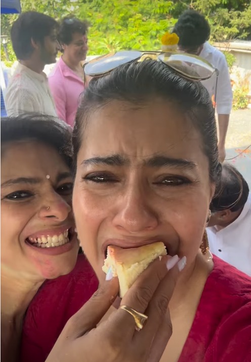 Kajol and Tanishaa Mukherjee celebrating birthday with cake Kajol and Tanishaa Mukherjee celebrating birthday with cake