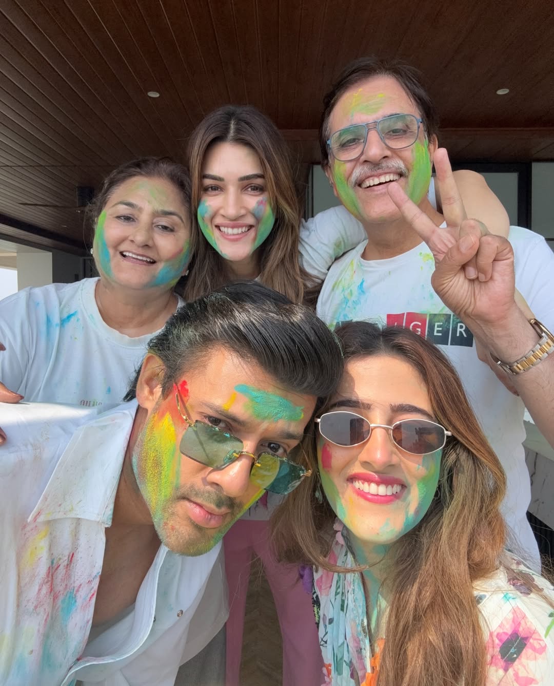 Kriti Sanon Holi celebration with family and brother-in-law Stebin Ben Kriti Sanon Holi celebration with family and brother-in-law Stebin Ben