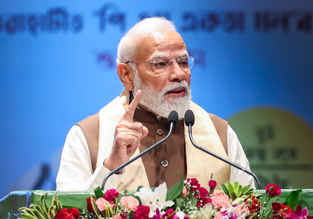 PM Modi addressing a large crowd at the Brigade Parade Ground rally in Kolkata PM Modi addressing a large crowd at the Brigade Parade Ground rally in Kolkata