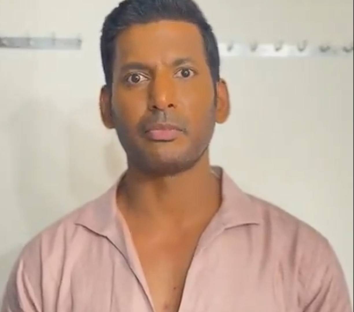 Vishal thanks Rajendra Prasad for MGR comment apology in video message Vishal thanks Rajendra Prasad for MGR comment apology in video message
