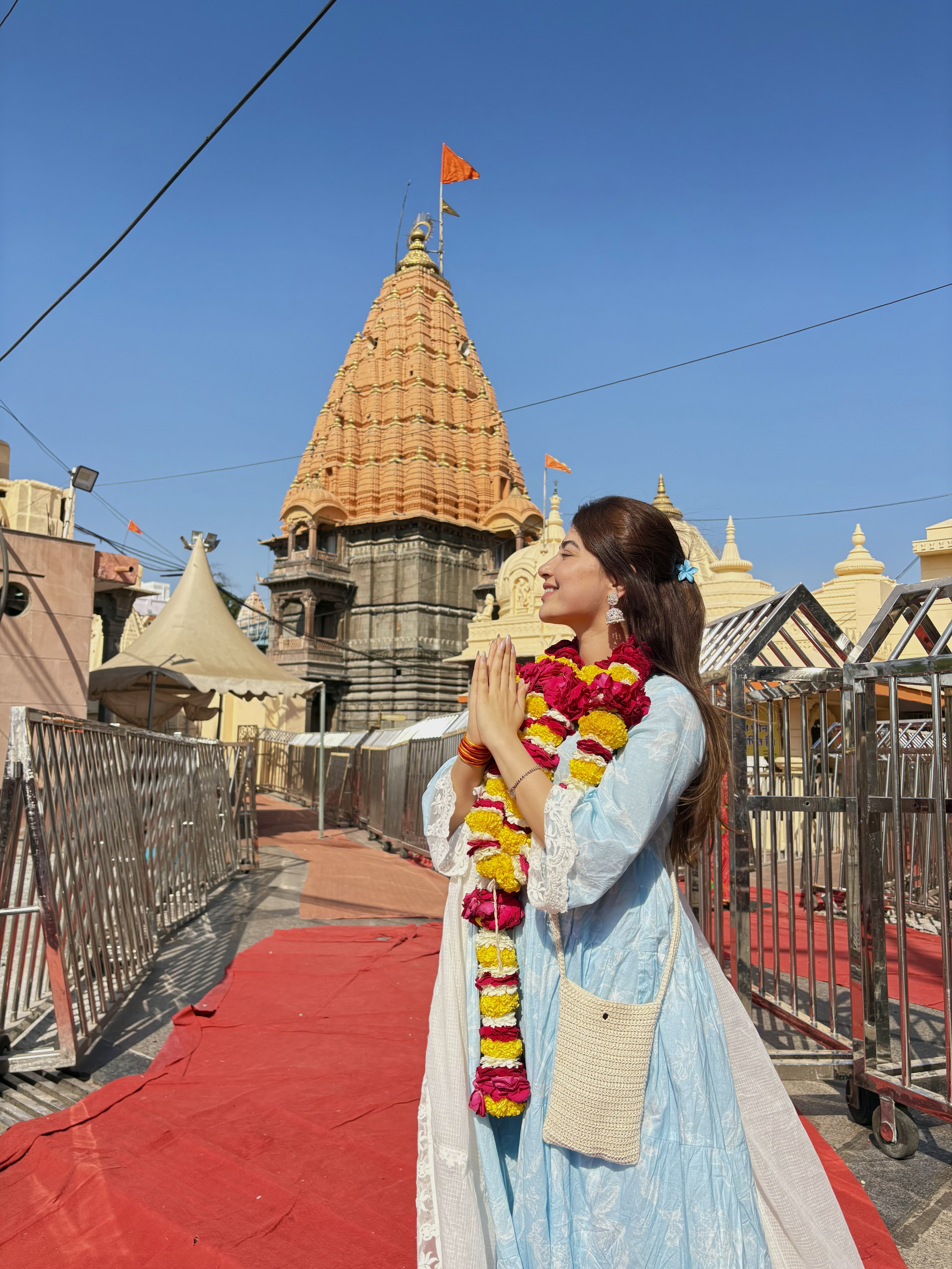 Aditi Bhatia praying at Mahakal Temple in Ujjain after Kerala Story 2 release Aditi Bhatia praying at Mahakal Temple in Ujjain after Kerala Story 2 release