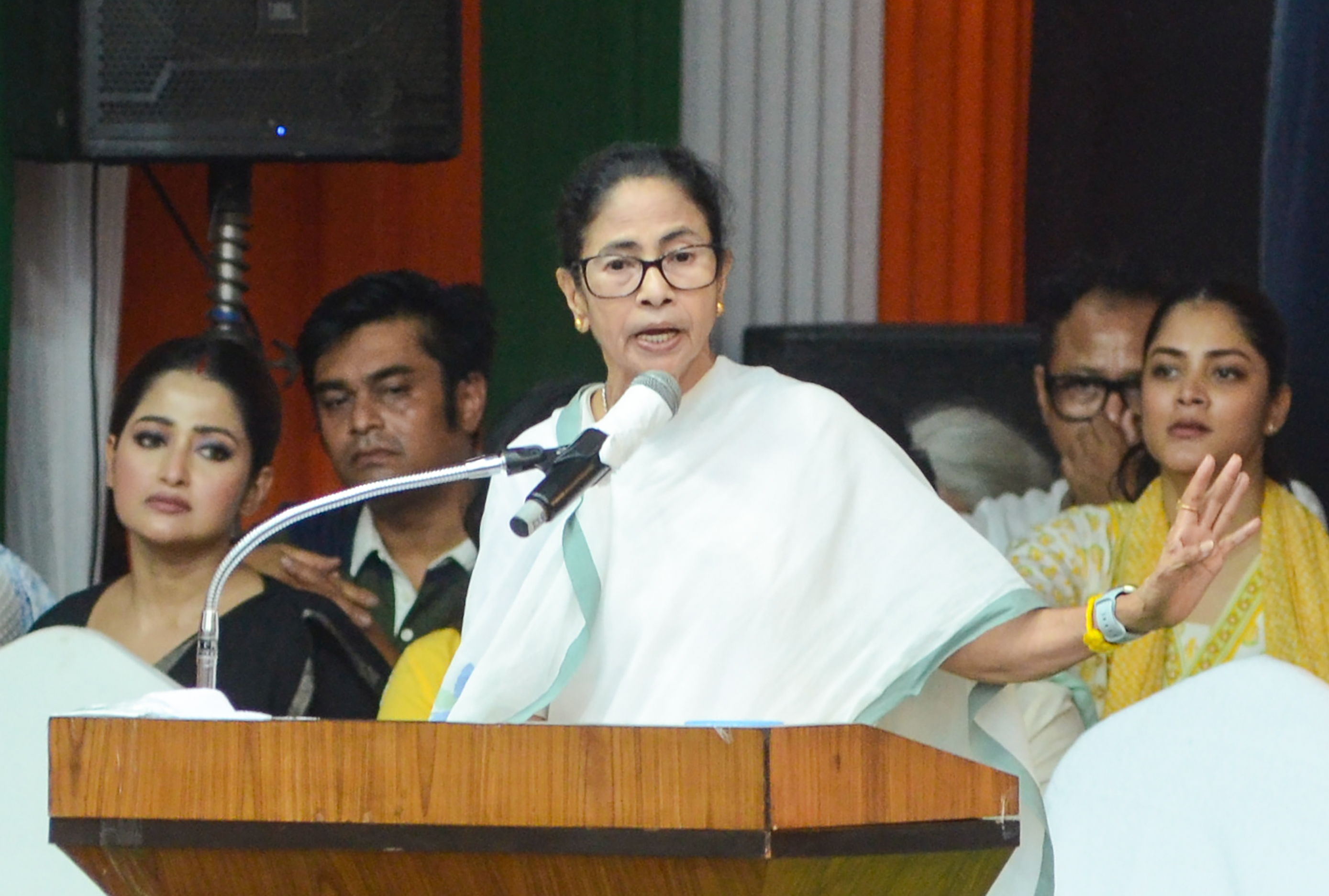CM Mamata Banerjee addressing Trinamool Congress workers about Bhabanipur elections CM Mamata Banerjee addressing Trinamool Congress workers about Bhabanipur elections