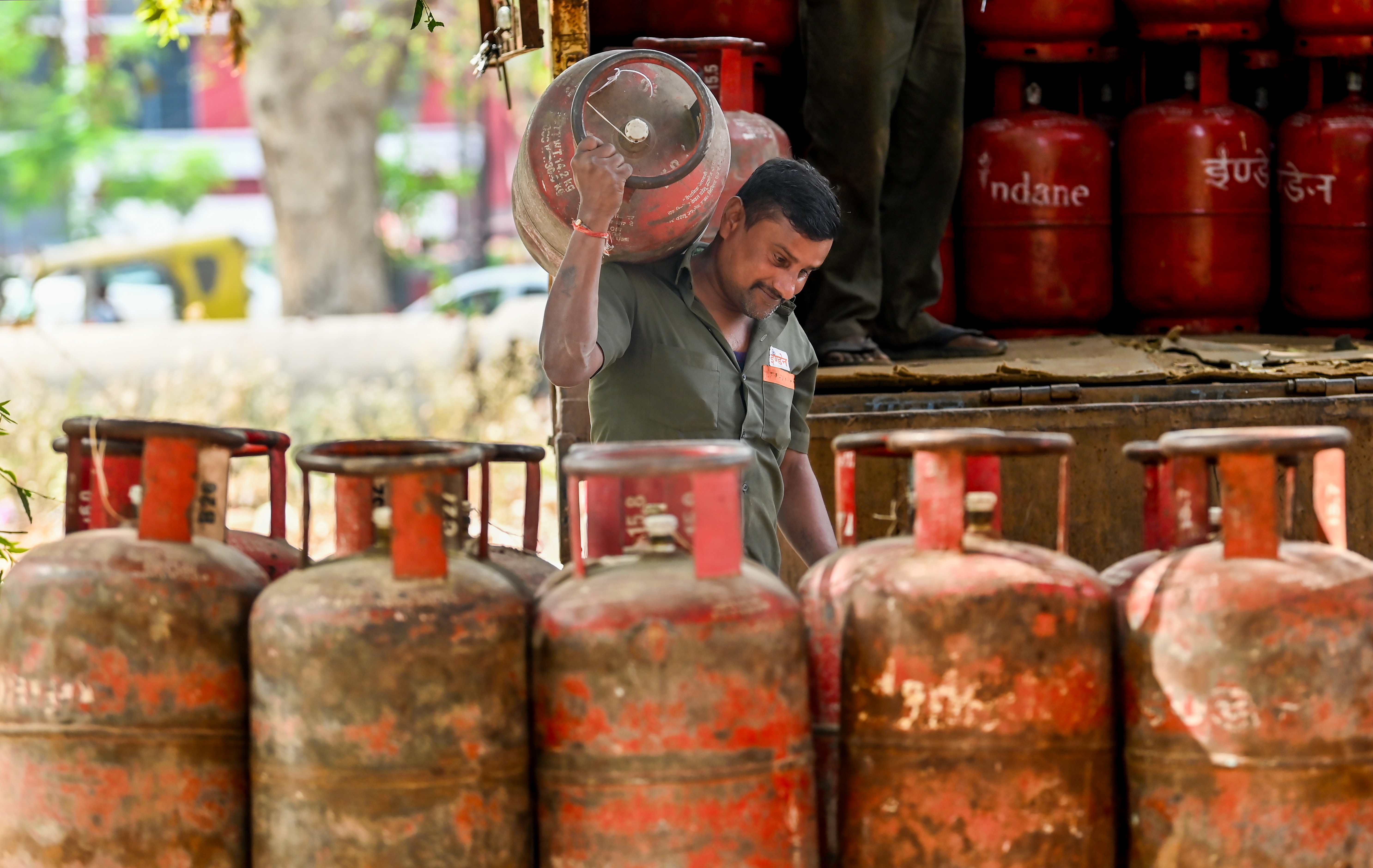 Government enforcement drive at LPG distributorships inspection Government enforcement drive at LPG distributorships inspection