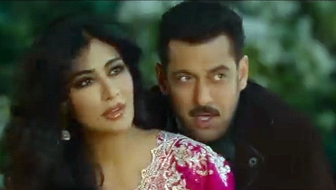 Salman Khan and Chitrangada Singh in Chand Dekh Lena song from Maatrubhumi Salman Khan and Chitrangada Singh in Chand Dekh Lena song from Maatrubhumi