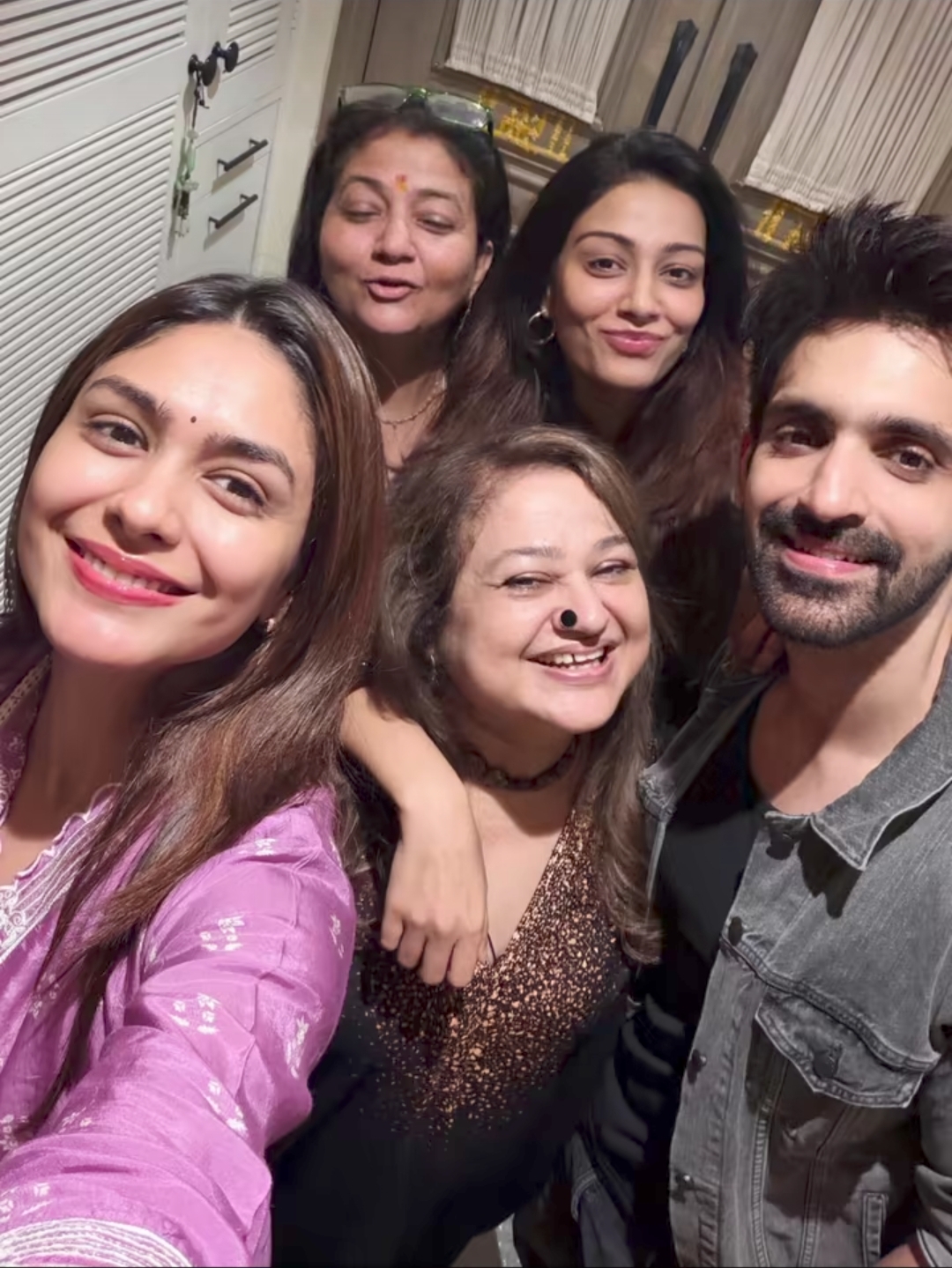 Mrunal Thakur Kumkum Bhagya cast reunion photo with Supriya Shukla and Madhu Raja Mrunal Thakur Kumkum Bhagya cast reunion photo with Supriya Shukla and Madhu Raja