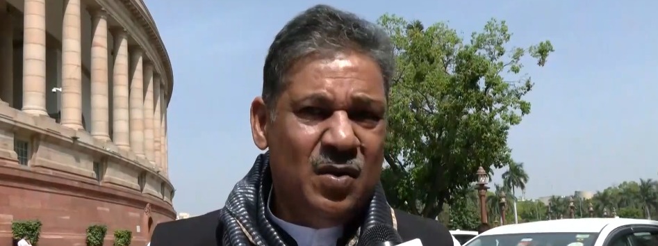 Opposition leaders discussing BJP CEC impeachment motion outside Parliament Opposition leaders discussing BJP CEC impeachment motion outside Parliament