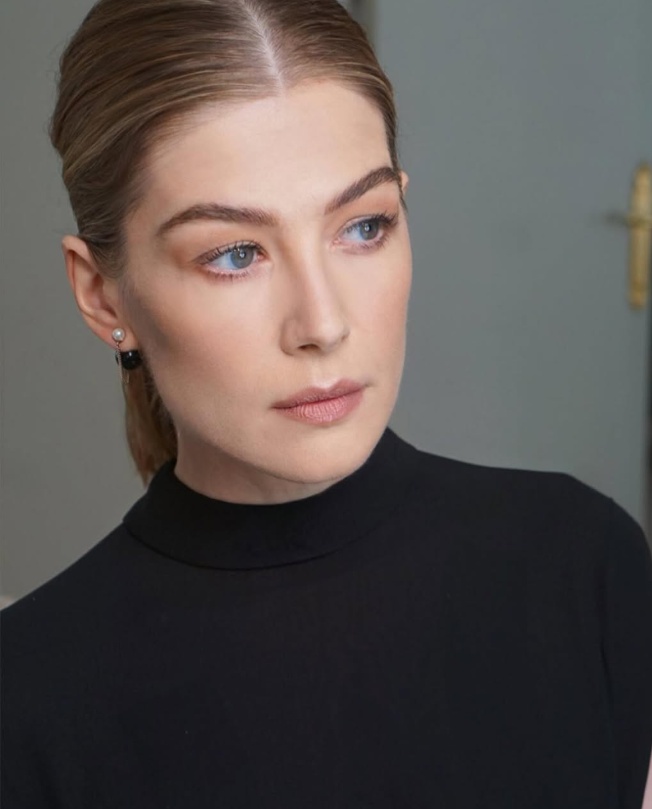 Rosamund Pike discussing her career journey and surviving the Doom movie flop Rosamund Pike discussing her career journey and surviving the Doom movie flop