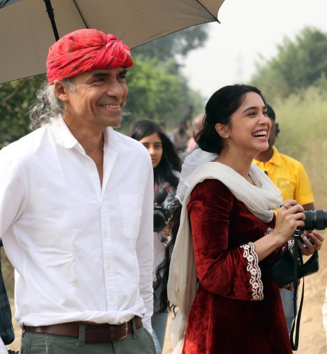 Sharvari and Imtiaz Ali behind the scenes on film set Sharvari and Imtiaz Ali behind the scenes on film set