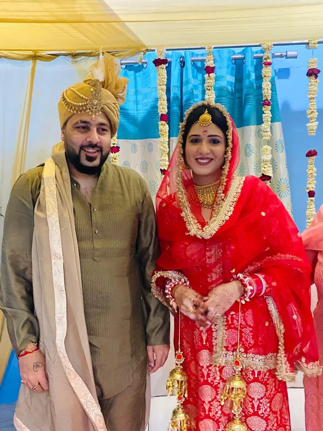 Badshah and Isha Rikhi wedding photo in traditional attire Badshah and Isha Rikhi wedding photo in traditional attire
