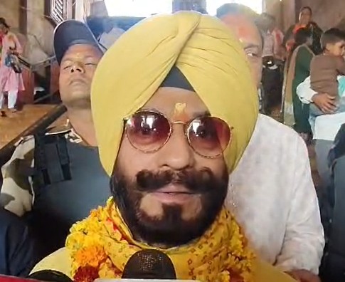 AIATF chief Bitta at Ram Temple in Ayodhya offering prayers AIATF chief Bitta at Ram Temple in Ayodhya offering prayers