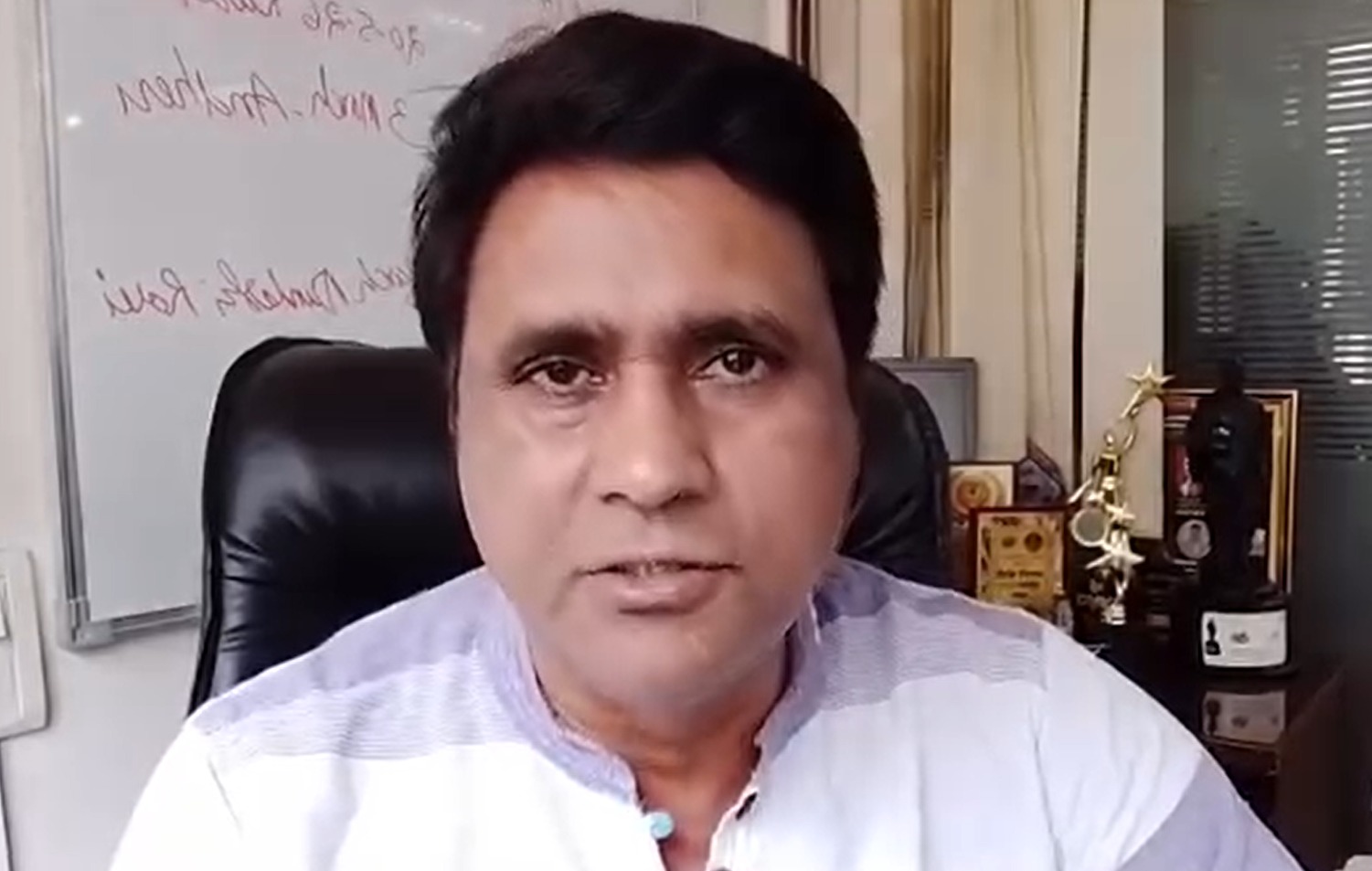Sanoj Mishra responds to Monalisa Bhosle allegations in Instagram video Sanoj Mishra responds to Monalisa Bhosle allegations in Instagram video