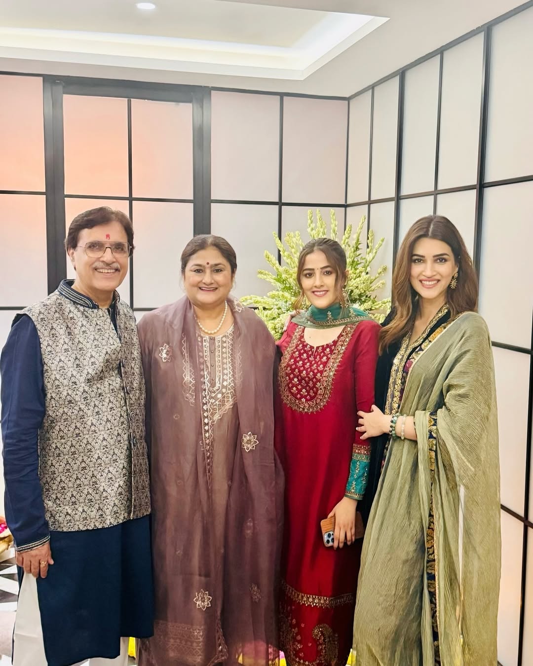 Kriti Sanon father Rahul Sanon birthday photo Instagram Kriti Sanon father Rahul Sanon birthday photo Instagram