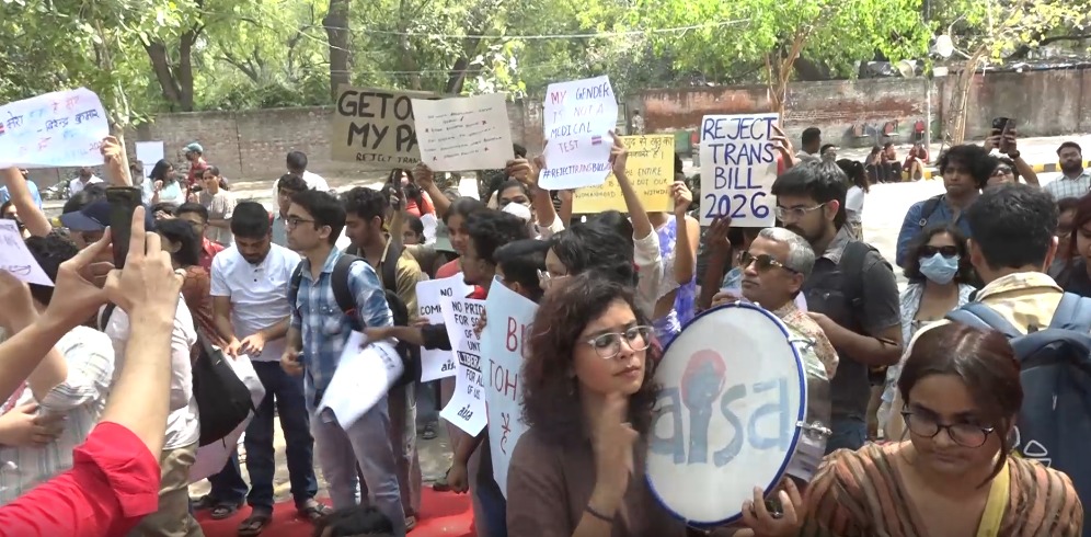 Transgender rights activists protesting against new bill at Jantar Mantar in Delhi Transgender rights activists protesting against new bill at Jantar Mantar in Delhi