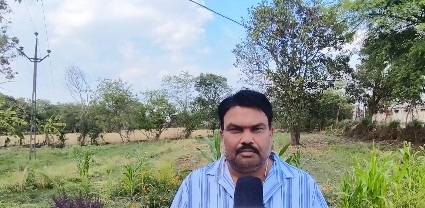 Mandla farmers receiving PM-KISAN scheme benefits in agricultural setting Mandla farmers receiving PM-KISAN scheme benefits in agricultural setting
