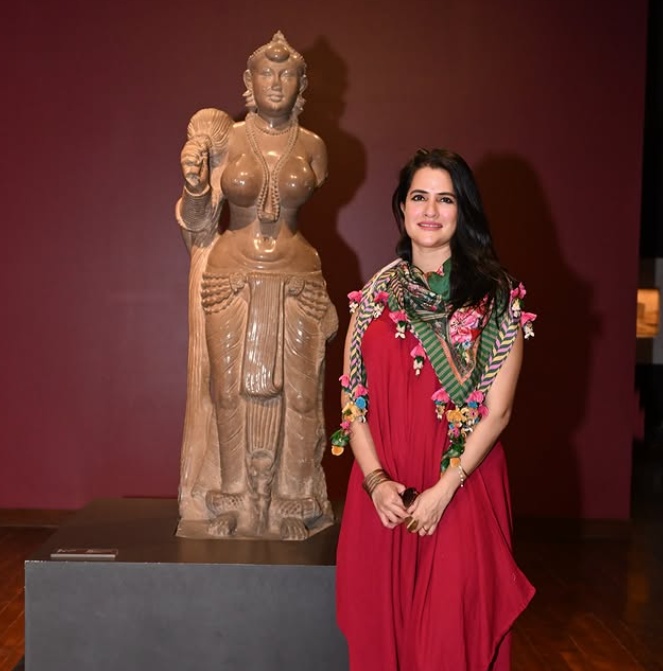 Sona Mohapatra at Bihar Museum with ancient artifacts Sona Mohapatra at Bihar Museum with ancient artifacts