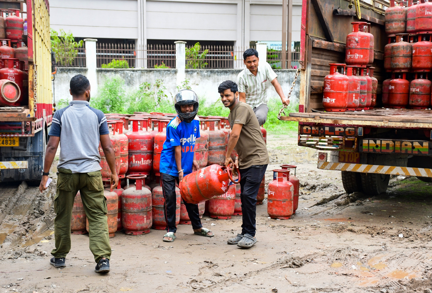 Domestic LPG cylinder with rising cost graph Domestic LPG cylinder with rising cost graph