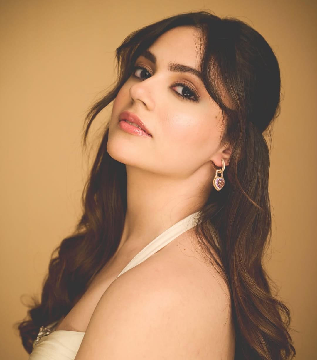 Aneet Padda sister Preet controversy Dhurandhar 2 Priyanka Chopra Aneet Padda sister Preet controversy Dhurandhar 2 Priyanka Chopra