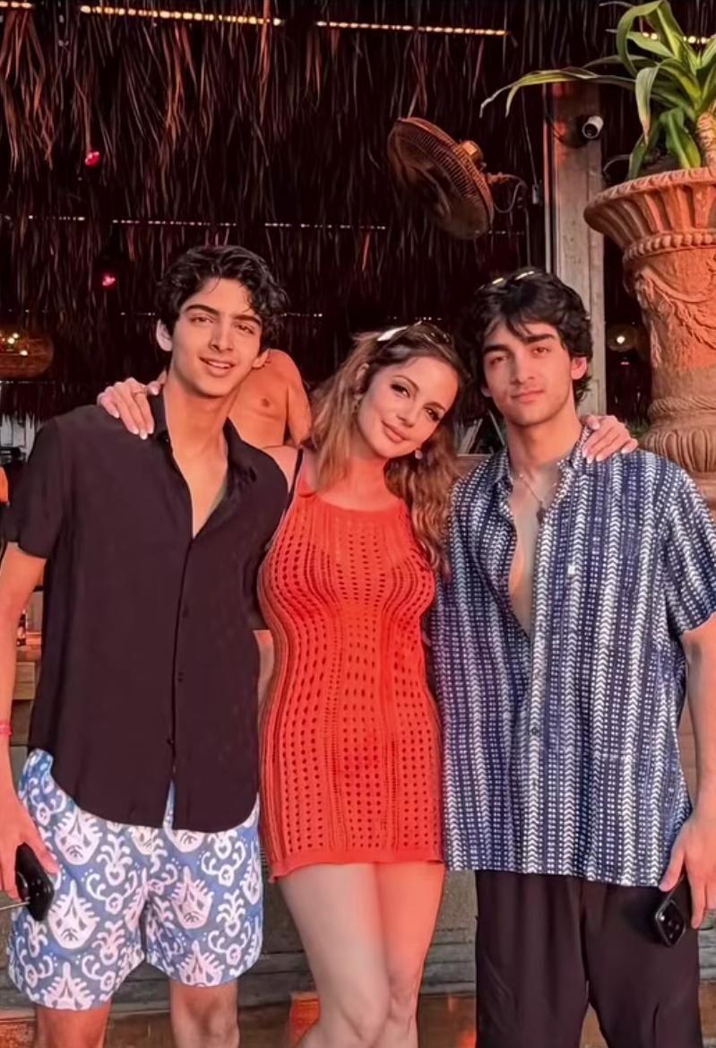 Sussanne Khan with son Hrehaan Roshan in a birthday tribute Sussanne Khan with son Hrehaan Roshan in a birthday tribute